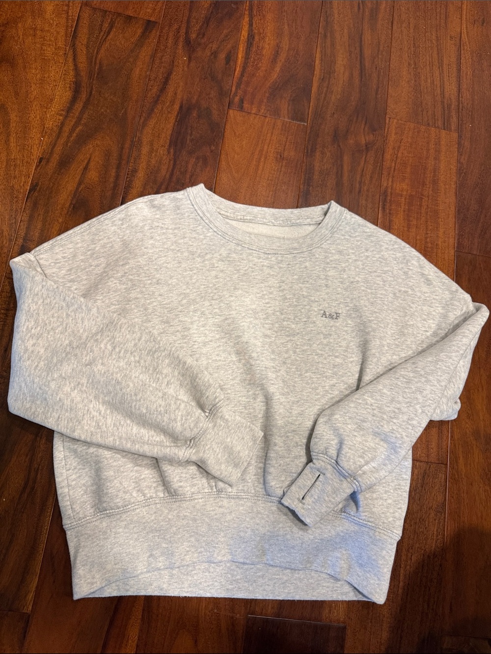 abercrombie kids Light Gray essential crew sweatshirt like new